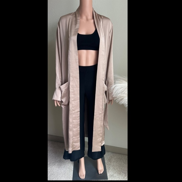 Little Moon Satin Robe - Picture 2 of 7